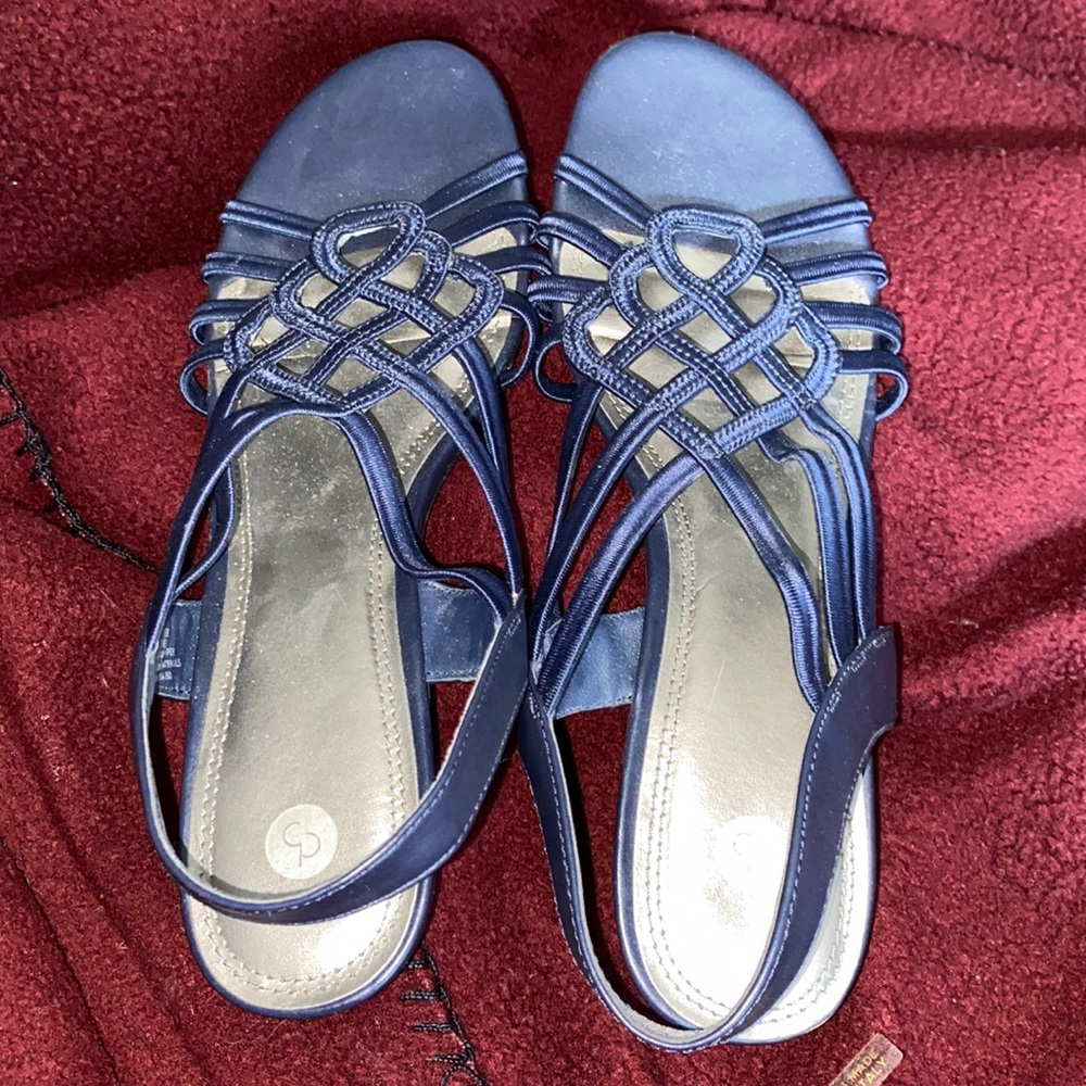 Ladies strap sandals
